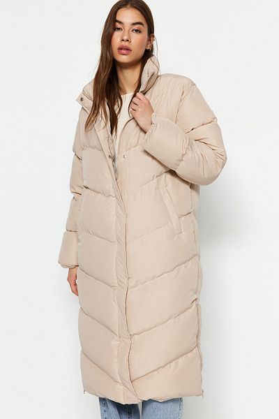 Trendyol Collection Vízlepergető hosszú bézs pufferkabát oldalsó cipzárral TWOAW24MO00049