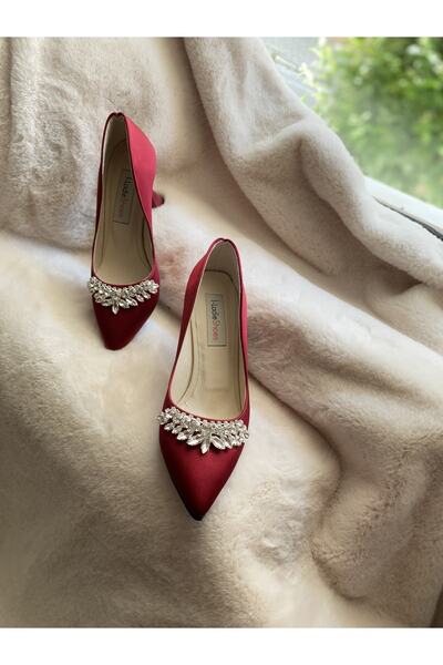 İLADİESHOES حذاء نسائي بكعب ستيليتو مرصع بالتاج