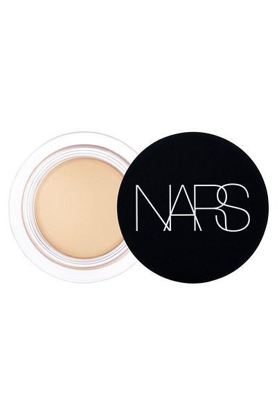 Nars Soft Matte High Concealer Composed of Hyaluronic Acid and A, C and E Vitamins