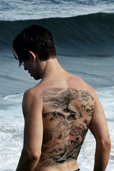 Barly Geçici Kurt Ve Kadın Modelli Sırt Dövme Tattoo