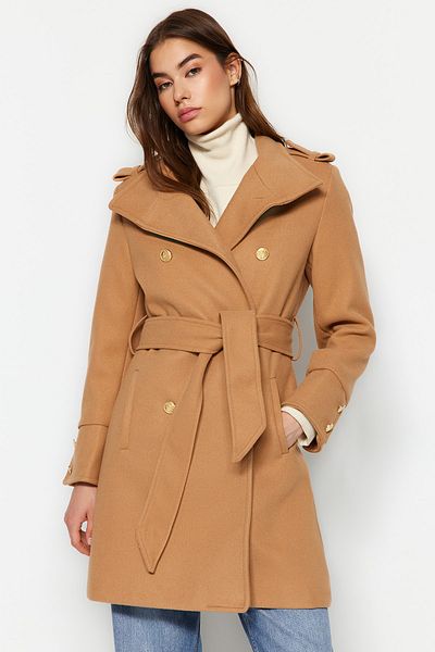 Trendyol Collection Weicher Kaschmirmantel mit goldenen Knöpfen und Gürtel - Camel Twoaw24kb00006