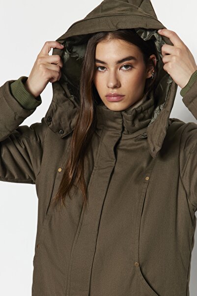Trendyol Collection Khaki Fur Hooded Water Repellent Parka Coat TWOAW24KB00056