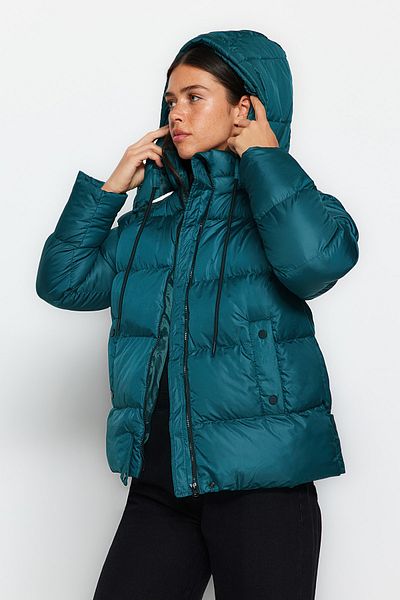Trendyol Collection Vodoodpudivý smaragdově zelený kabát s kapucí TWOAW24MO00103