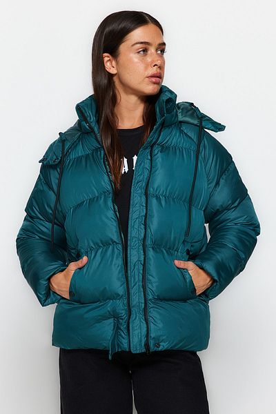 Trendyol Collection Vodoodpudivý smaragdově zelený kabát s kapucí TWOAW24MO00103