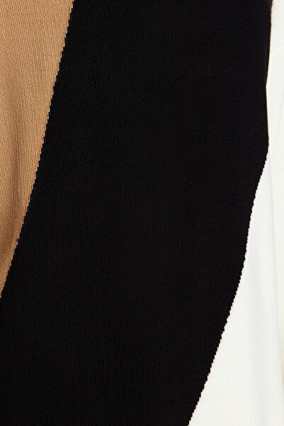 Trendyol Modest Πλεκτό πουλόβερ με ψηλό γιακά μπεζ χρώματος TCTAW24AK00006