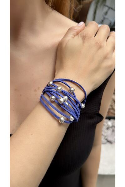 Kutcha Accessories سوار من جلد الغزال مزين بالخرز الفضي الأزرق