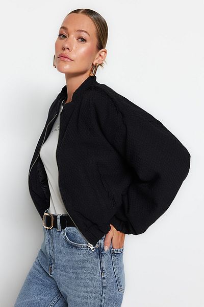 Trendyol Collection Černá oversize bunda Tweed Bomber Jacket TWOSS23MO00052