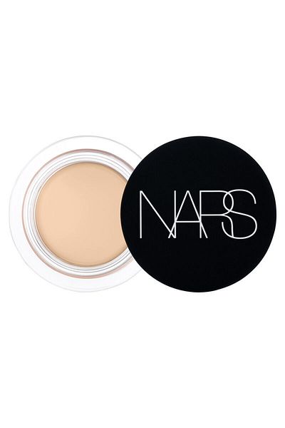 Nars Soft Matte High Concealer Composed of Hyaluronic Acid and A, C and E Vitamins