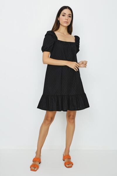 Select Moda Rochie Brode cu mânecă cu balon neagră de damă