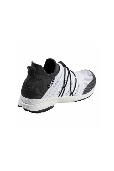 UYN sports shoes