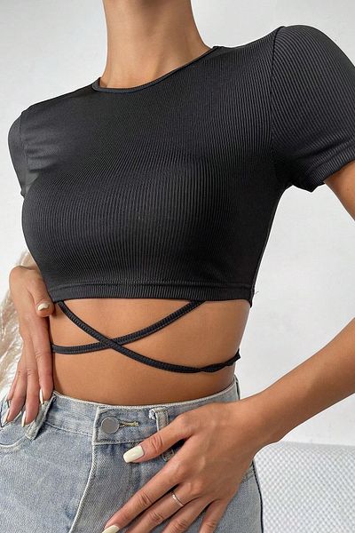 Imoda Γυναικεία μαύρη μισομάνικη μπλούζα σταυρωτή γραβάτα Crop Top