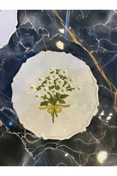 Teksev Daisy Cream 6-Piece Cocktail Presentation Napkin Handcrafted Embroidered Coffee Presentation Napkin