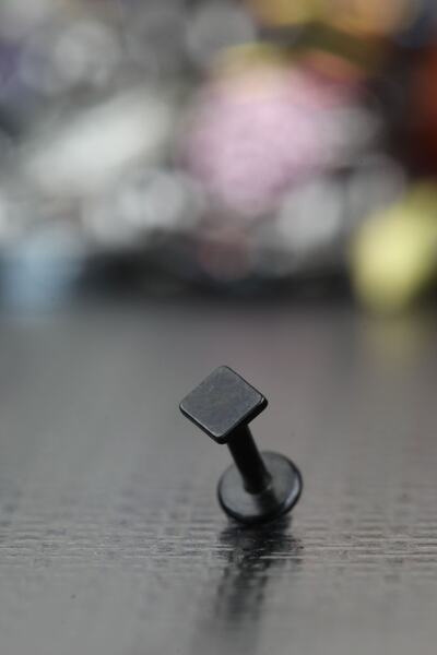 depozoom 316l Cerrahi Çelik Tragus Kıkırdak Helix Labret Kare Piercing