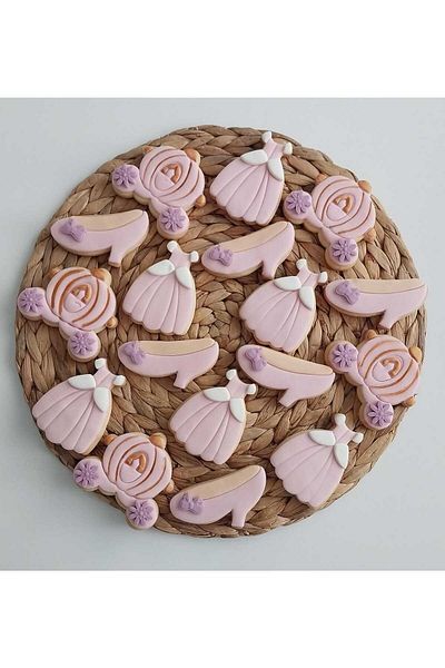 Tatlı Armağanlar Cinderella Ash Cat Boutique Cookies - 20 Pieces
