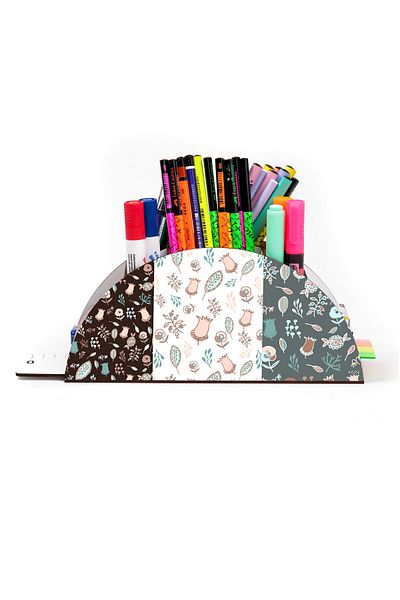 kutuTR Wooden Vip Pattern Series Rainbow Ruled Desktop Pen Holder Organizer Assembled Boxed
