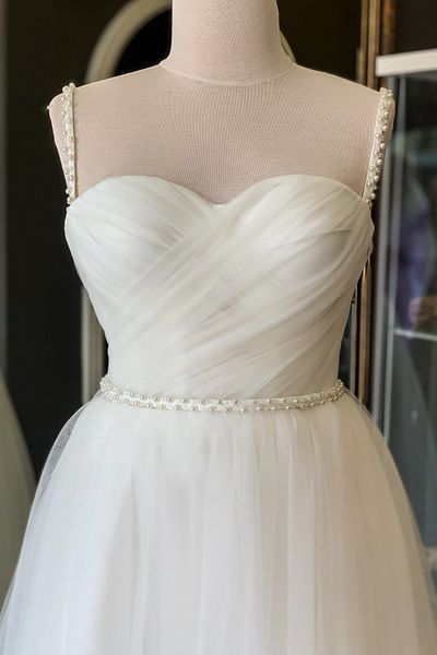 Lenta Moda Βραδινό & Νυφικό φόρεμα από τούλι με λευκό ντραπέ και πέρλες