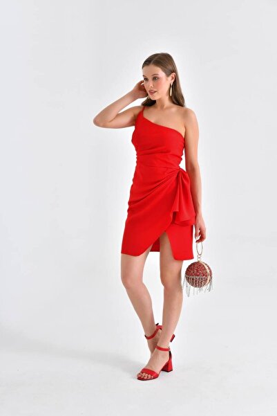 BK BOUTİQUE Tek Omuz Askılı Volan Detaylı Kısa Abiye Elbise