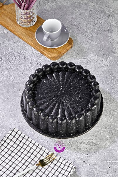 Mona Cookware قالب كيك من الجرانيت المصبوب باللون الأسود
