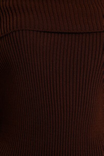 Trendyol Collection Hnědý svetr s límečkem Carmen Super Crop TWOAW22KZ1897