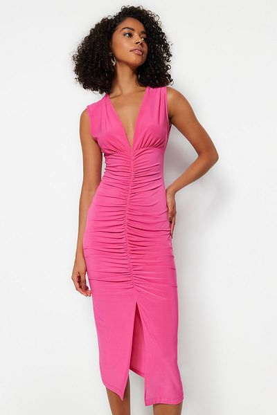 Trendyol Collection Fuchsiafarbenes, gerafftes, tailliertes Midi-Bleistiftkleid aus Strick und Stretch TWOSS23EL00751
