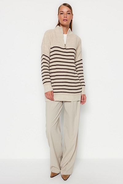 Trendyol Modest Strickpullover mit steinernen Streifen und Reißverschluss und detailliertem Ausschnitt TCTAW24AK00063