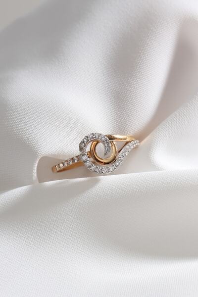 Süspüs Accessories خاتم ذهبي مزين بحجر الزركون