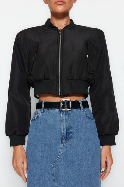 Trendyol Collection Nepromokavá černá bunda Crop Bomber Jacket - Twoaw24Mo00061