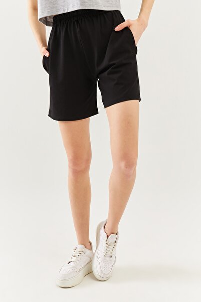 Butikgiz Siyah Rahat %100 Pamuklu Penye Beli Lastikli Bel Cepli Kısa Trendy Kadın Şort