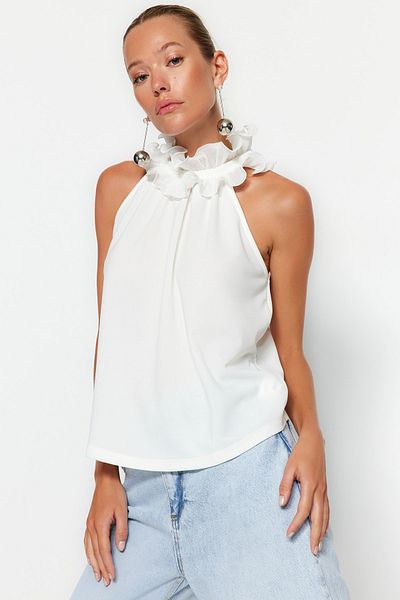Trendyol Collection Ecru-Kragen-detaillierte Smart-Crepe-Strickbluse TWOSS23BZ00932