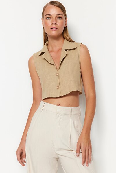 Trendyol Collection Bézs ujjatlan Crop szőtt ing TWOSS23GO00445