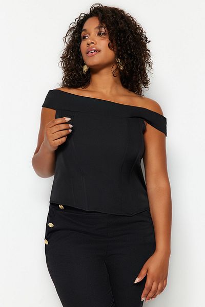 Trendyol Curve Μαύρη μπλούζα γιακά Carmen TBBSS23AF00096
