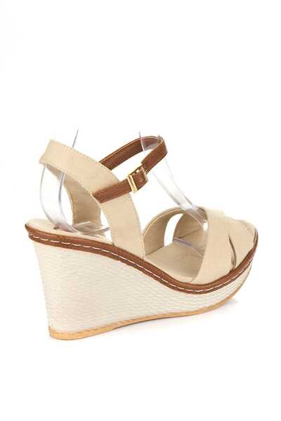 Fox Shoes Бежеві жіночі туфлі на підборах з наповнювачем 9674040205