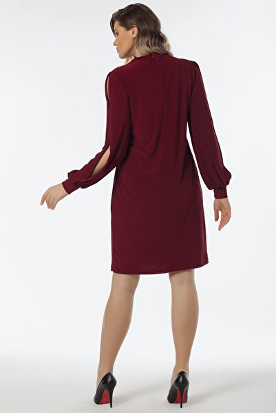 Laranor Γυναικείο φόρεμα με σκίσιμο μπορντό με λεπτομέρειες 19LB9131