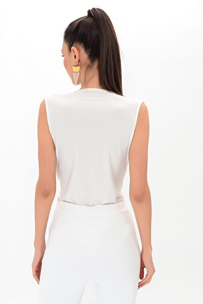 Laranor Γυναικεία εκρού μπλούζα με διπλό στήθος με κουμπώματα στο κάτω μέρος 18L6277