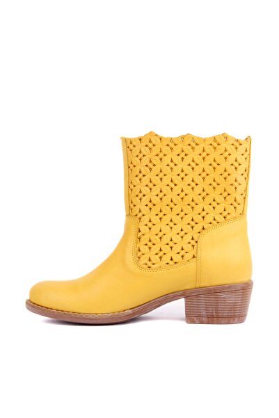 SailLakers - Γυναικεία κίτρινα μποτάκια 105-2593-VENUS