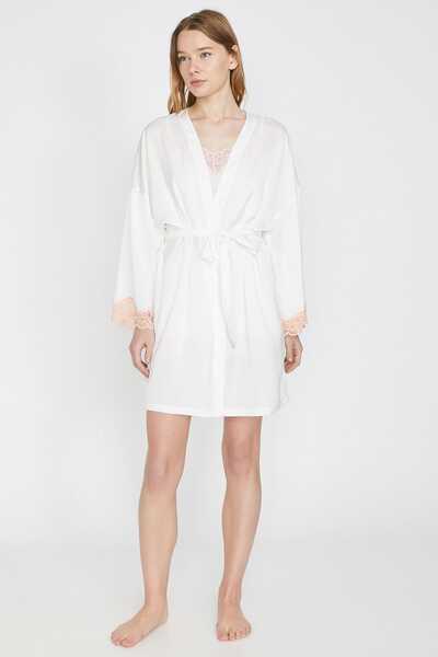 Koton Ecrufarbenes Nachthemd für Damen mit Textdruck