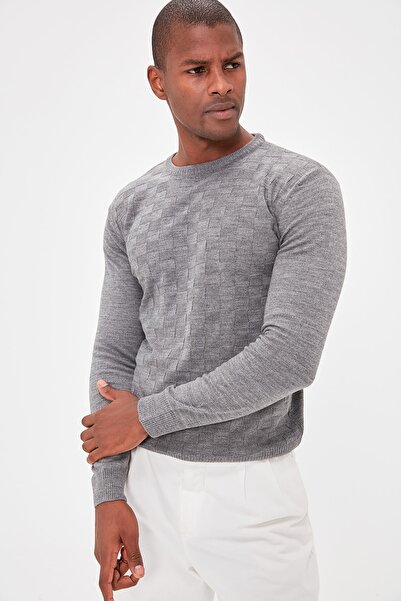 Trendyol Collection Šedý Slim Slim Fit Crew Neck Texturovaný pletený svetr Tmnaw20Mg0005