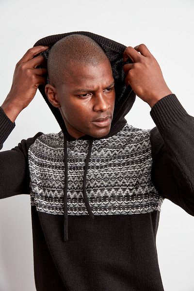 Trendyol Collection Schwarzer, schmaler, ethnischer Strickpullover mit Kapuze TMNAW20KZ0198