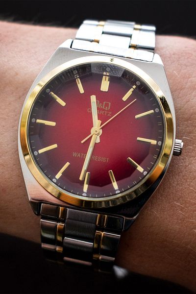 Q&Q Q594j404y Men's Wristwatch