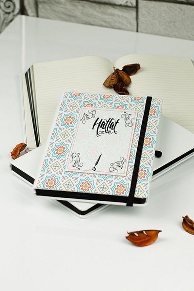 Hediyelen Caietul Calligrapher