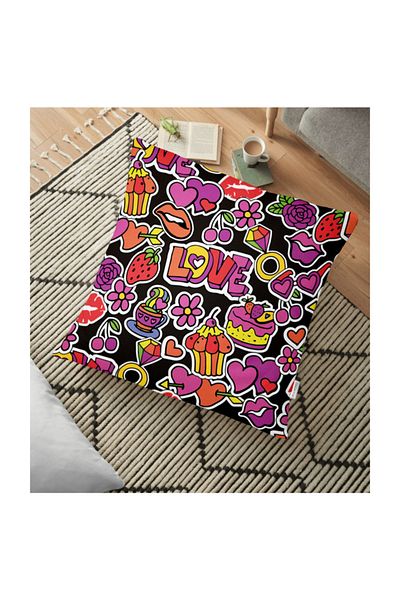 Realhomes Pernă decorativă de podea imprimată digital cu design Popart Love pe fundal negru - 70 x 70 cm