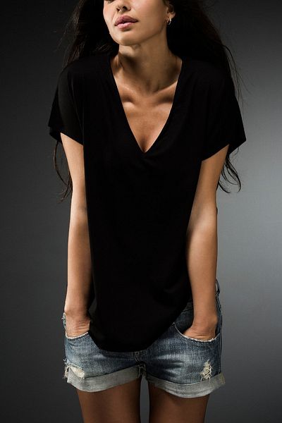 BASIC&CO Vogue V-neck Black Basic T-shirt