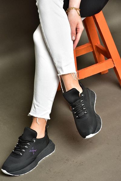 Fox Shoes P848531504 Pantofi sport de damă din țesătură neagră/albă