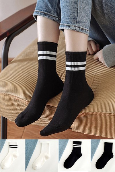 Çekmece Unisex 4'lü Beyaz Üzeri Siyah Çizgili Tenis Çorap