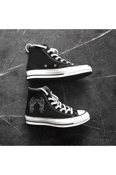 Touz Blunt Blunt Feathered Wing Printed Black Canvas Shoes