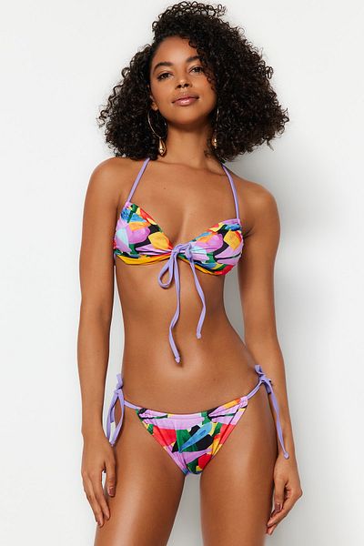 Trendyol Collection Absztrakt mintás pánt nélküli megkötős normál lábú bikini szett TBESS23BT00022