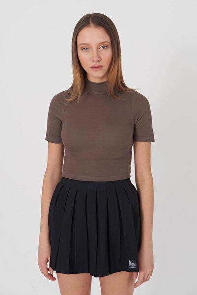 Addax High Collar Short Sleeve Basic Crop Blouse B1096-y1t2