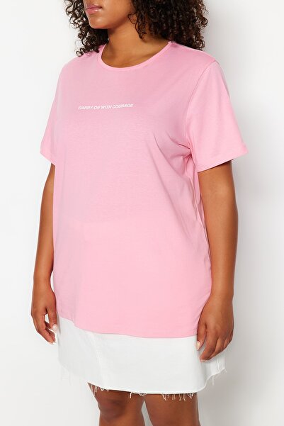 Trendyol Curve Růžové potištěné tričko Crew Neck – 100% bavlna TBBSS23BF00022