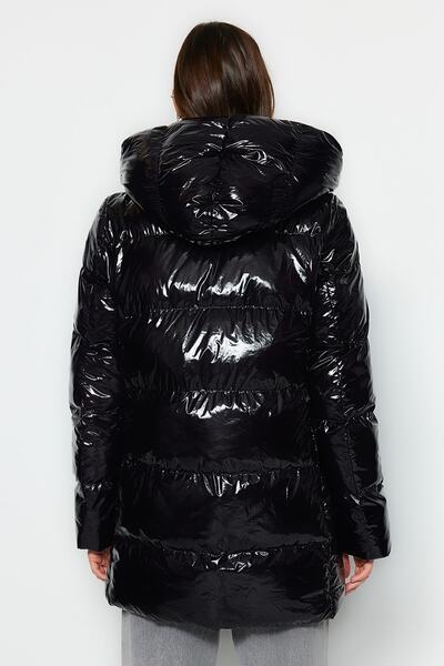Trendyol Collection Glossy Water Repellent Black Hooded Puffer Jacket - Regular Fit Twoaw24Mo00043