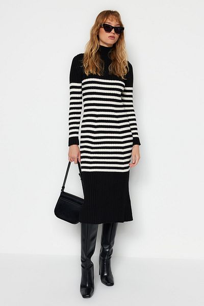 Trendyol Collection Černé Maxi pletené pruhované šaty TWOAW24EL00091